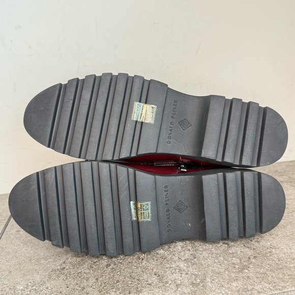 NEW DONALD J. PLINER Halston Bordeaux Patent Leather Boot Size 10 - Picture 6 of 9